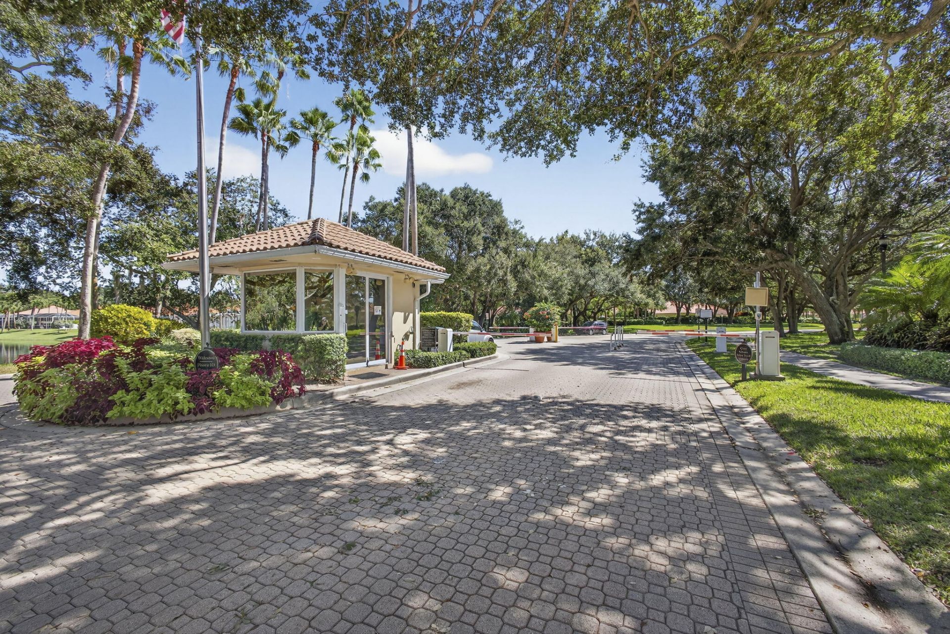 520 E Tall Oaks Drive, Palm Beach Gardens, FL 33410 Photo