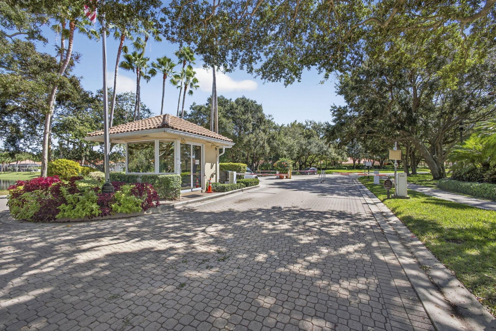 520 E Tall Oaks Drive, Palm Beach Gardens, FL 33410 Photo