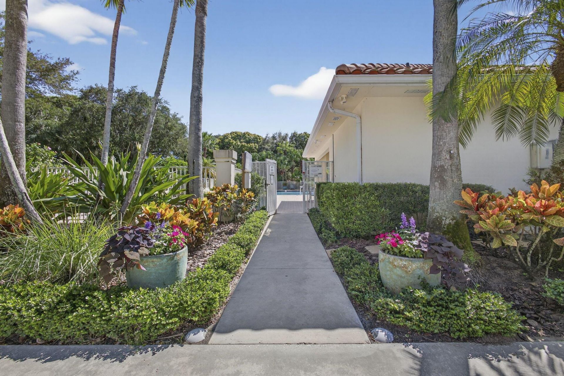 520 E Tall Oaks Drive, Palm Beach Gardens, FL 33410 Photo