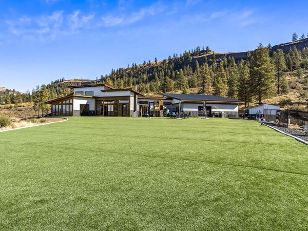 29249 E Rock Land Way, Seven Bays, WA 99122