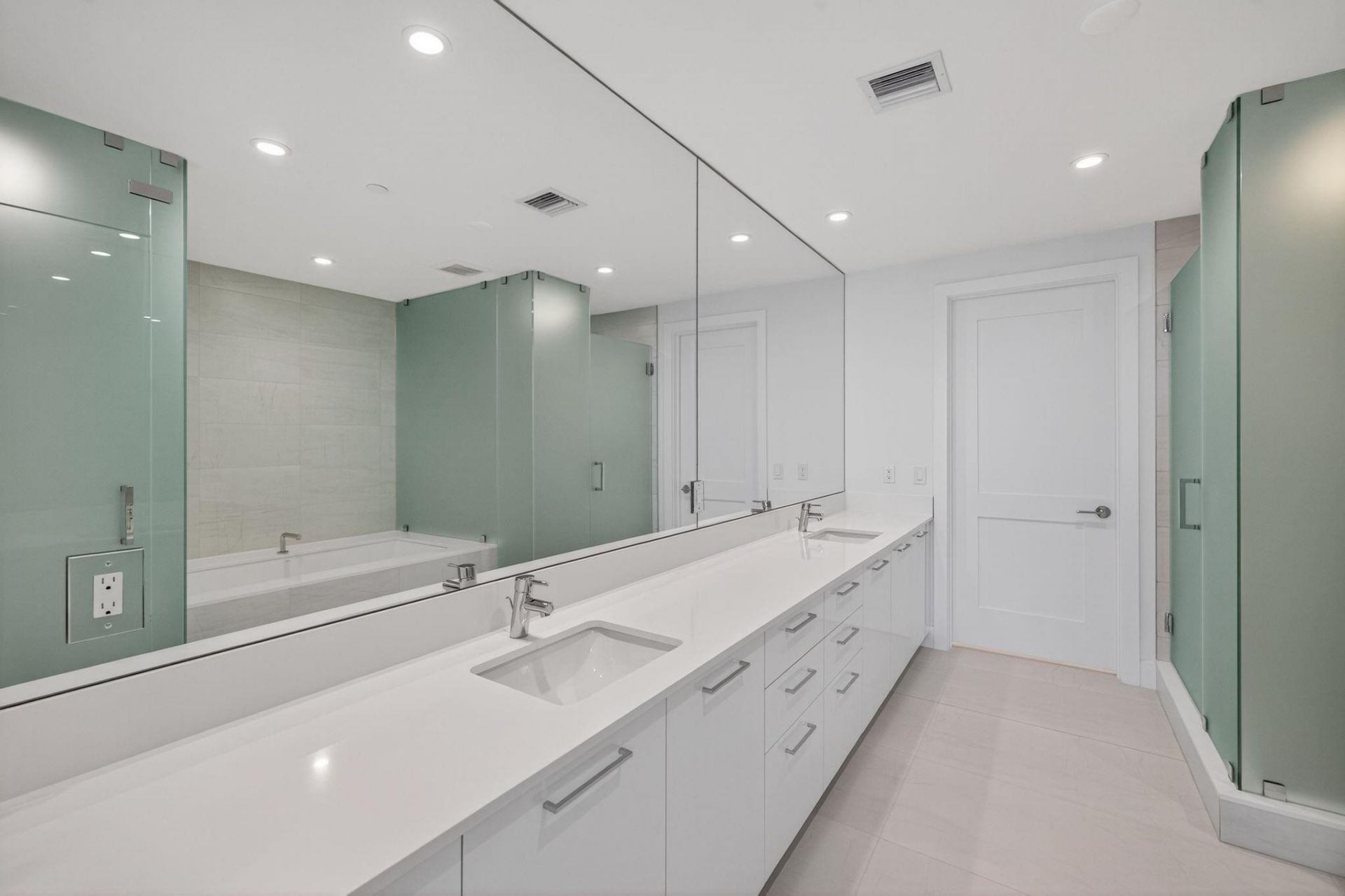 153 N Seabreeze Boulevard, Unit 901-S, Fort Lauderdale, FL 33304 Photo