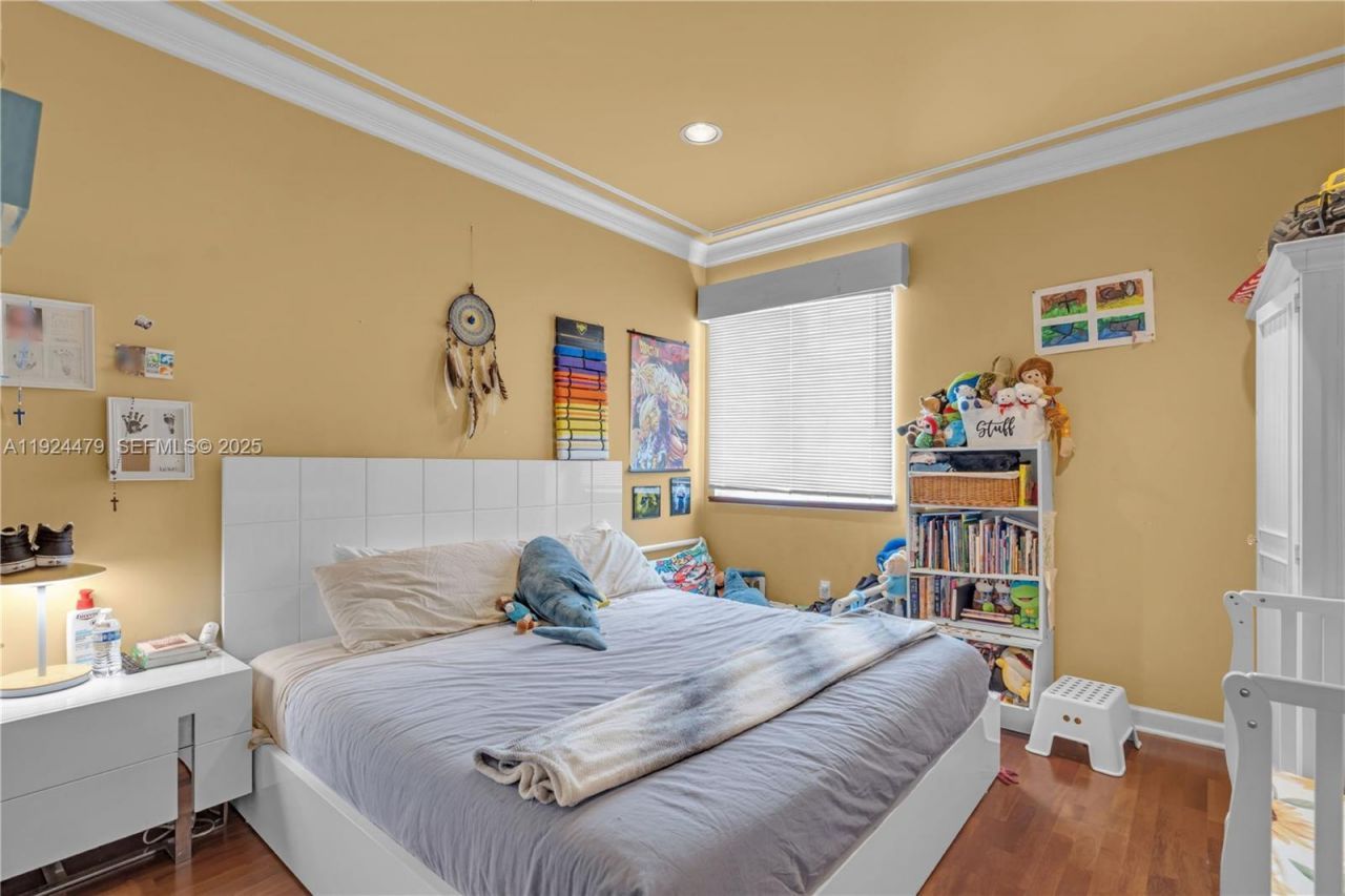 3942 194th Ln, Sunny Isles Beach, FL 33160 Photo