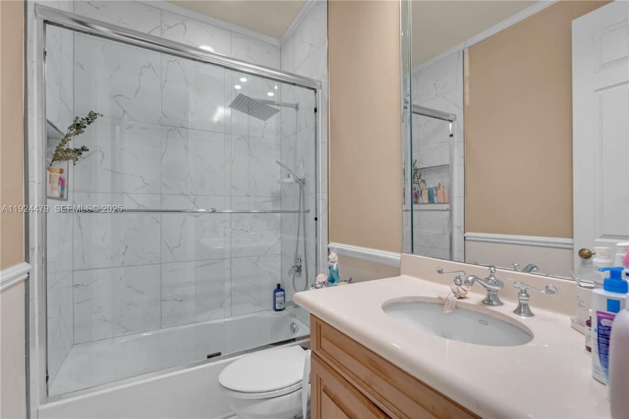 3942 194th Ln, Sunny Isles Beach, FL 33160 Photo