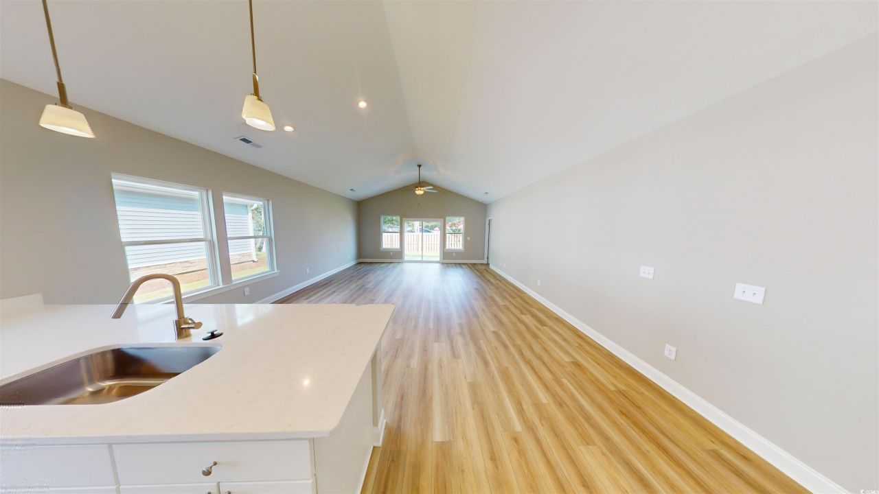 1012 Moen Loop Photo 12