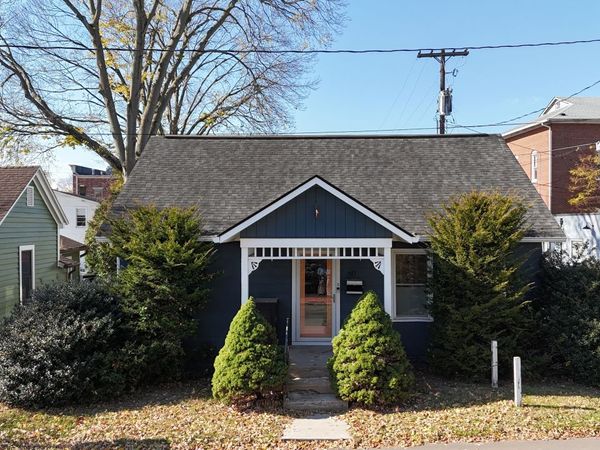 60 S Elm Street, Zionsville, IN 46077