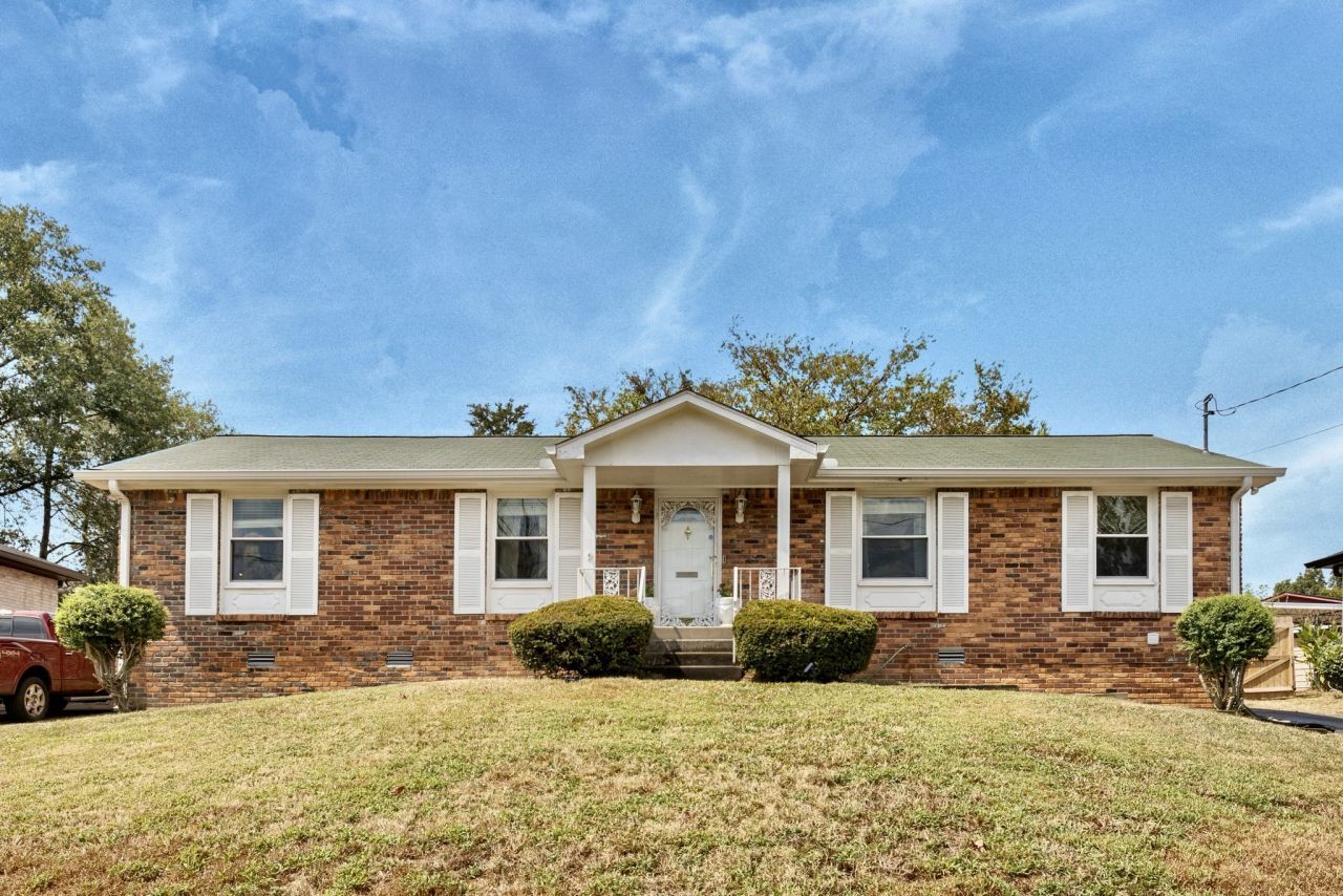 3849 Woodward Dr, Nashville, TN 37207 Main Photo