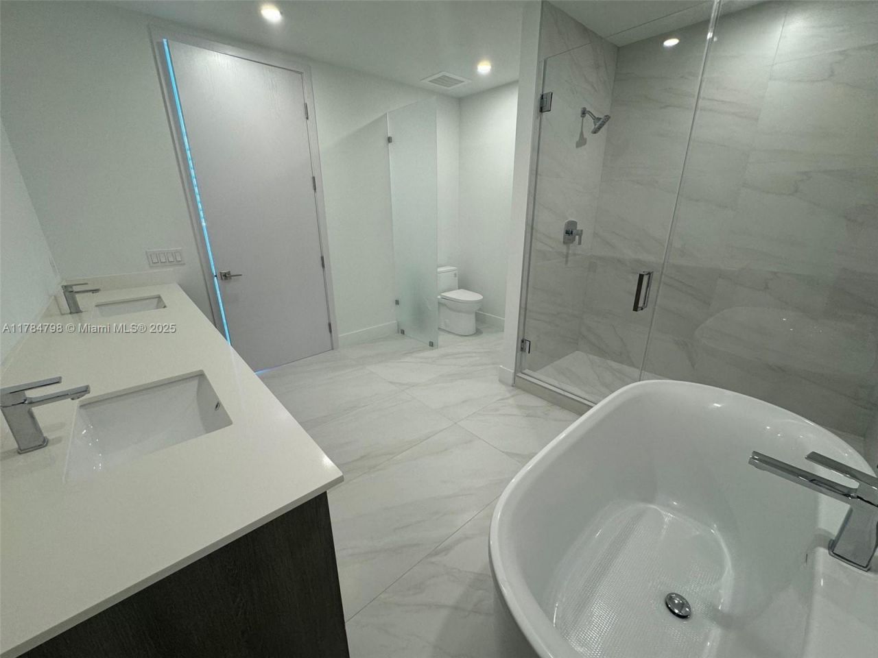 17550 Collins Ave, Unit 1005, Sunny Isles Beach, FL 33160 Photo