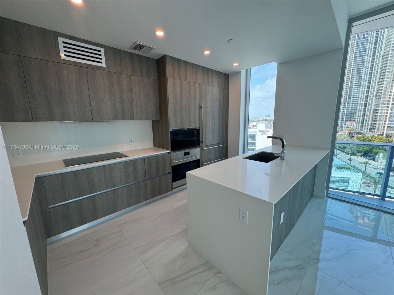 17550 Collins Ave, Unit 1005, Sunny Isles Beach, FL 33160 Photo