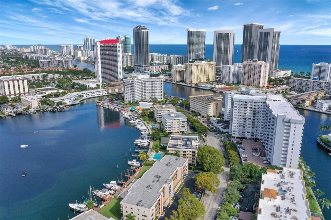 200 Golden Isles Dr, Unit 203, Hallandale Beach, FL 33009 Photo