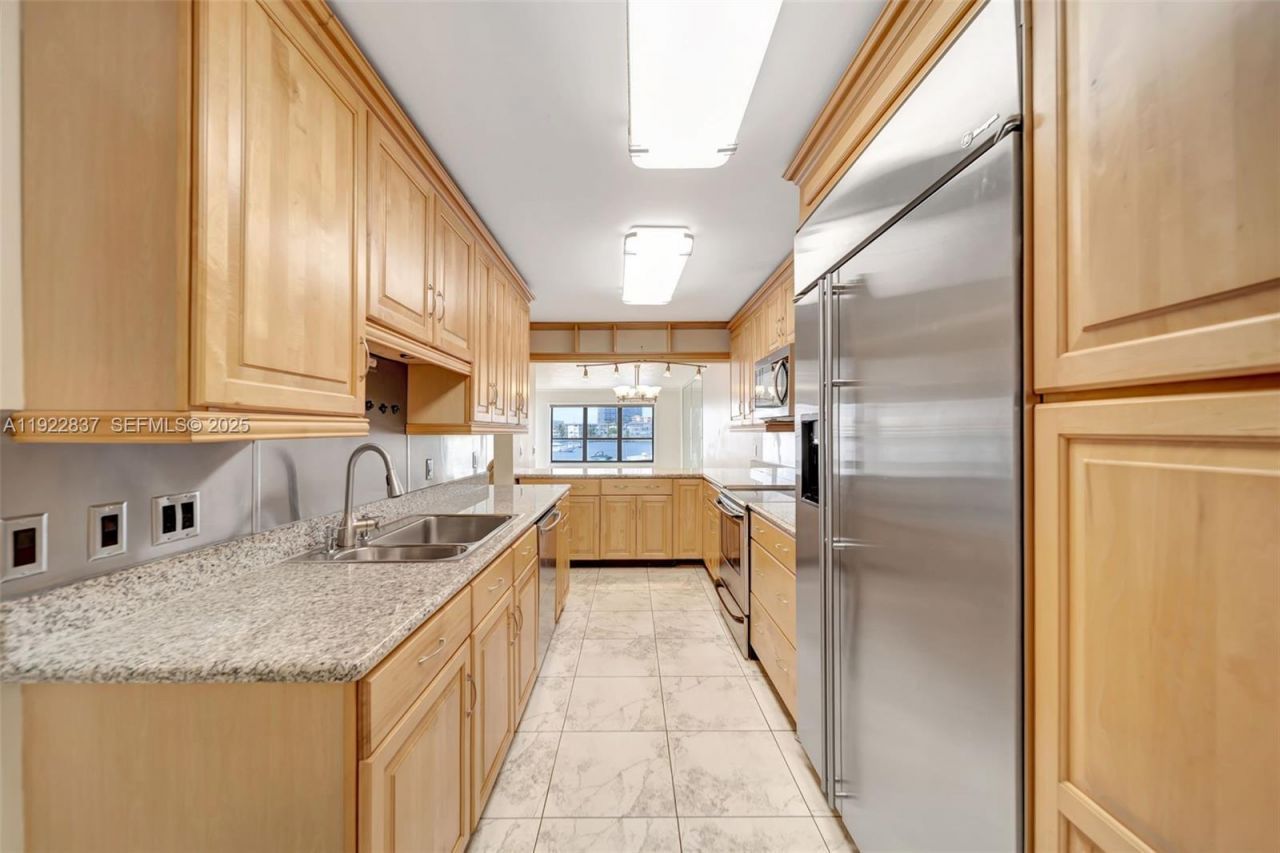 200 Golden Isles Dr, Unit 203, Hallandale Beach, FL 33009 Photo