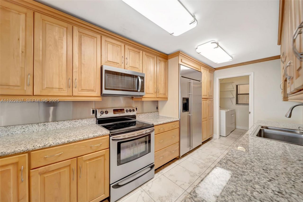 200 Golden Isles Dr, Unit 203, Hallandale Beach, FL 33009 Photo