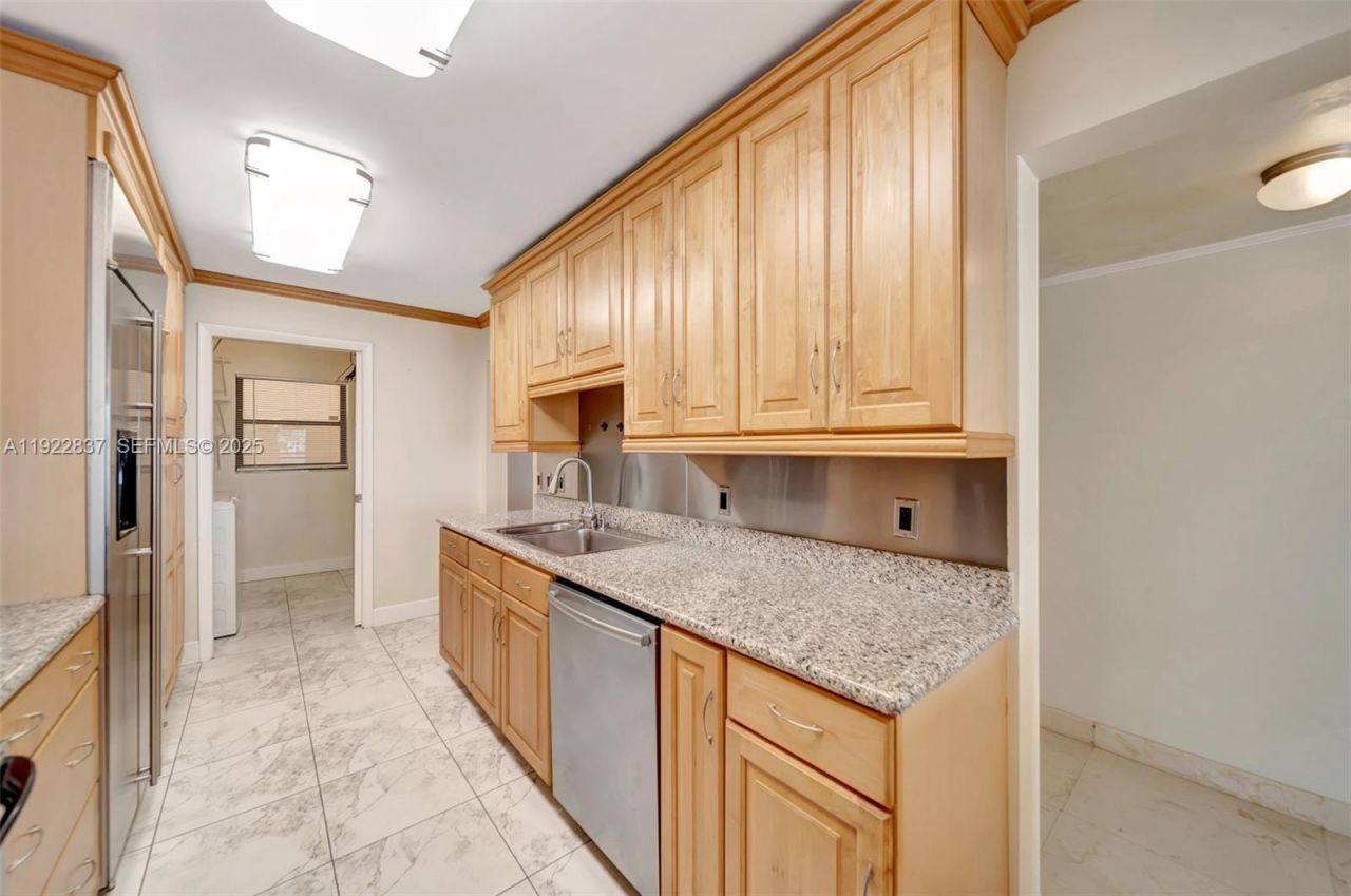 200 Golden Isles Dr, Unit 203, Hallandale Beach, FL 33009 Photo