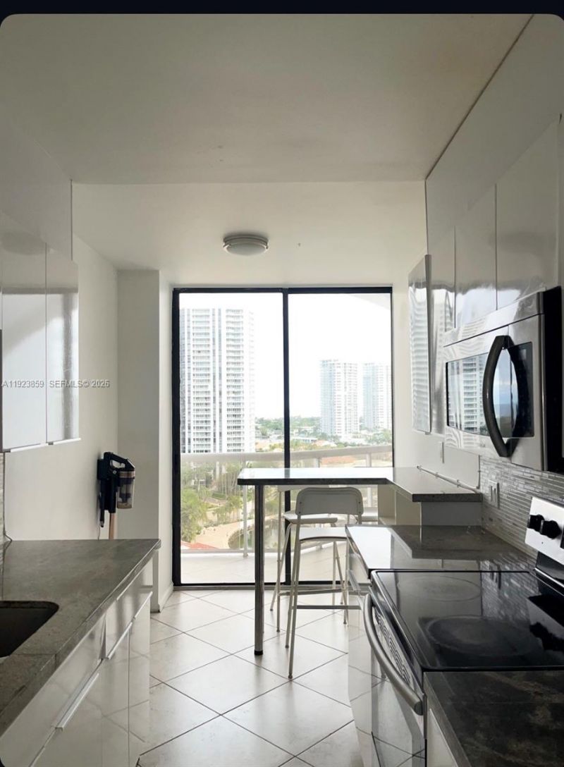 3610 Yacht Club Dr, Unit 1503, Aventura, FL 33180 Photo