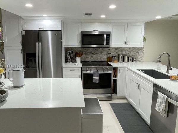 5555 N Ocean Blvd, Unit 28, Lauderdale By The Sea, FL 33308