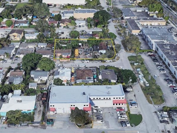 4220 SW 71st Ave, Miami, FL 33155