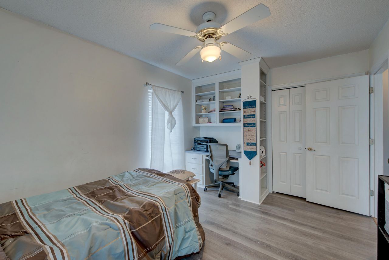 1016 Maidstone Drive Photo 17