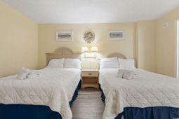 210 75th Ave N photo 4