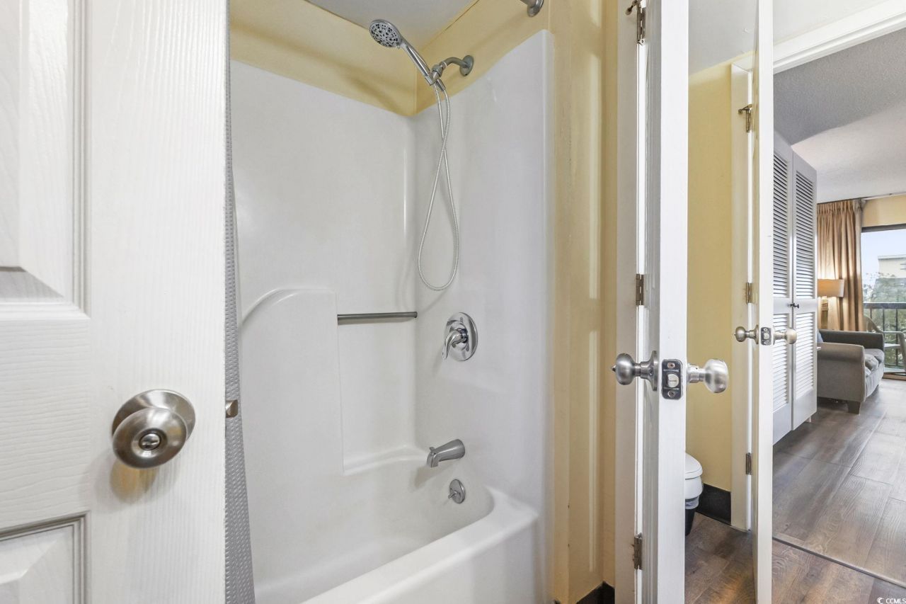 210 75th Ave N Photo 7