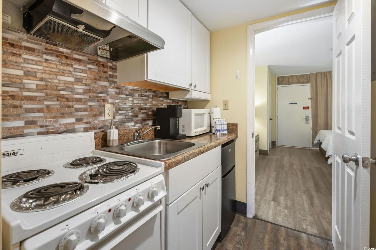 210 75th Ave N Photo 9