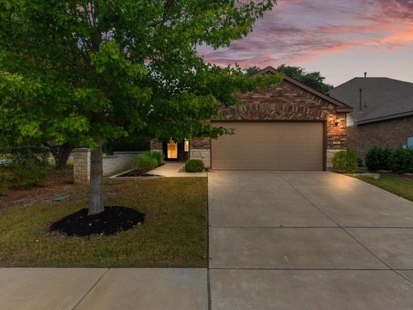 510 Holiday Creek LN, Georgetown, TX 78633