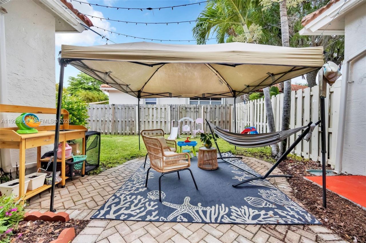 13174 NW 9th Ct, Pembroke Pines, FL 33028 Photo