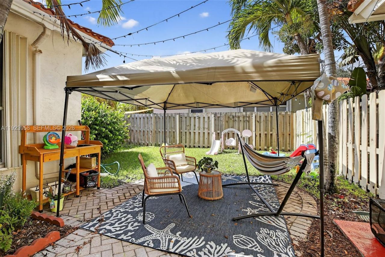 13174 NW 9th Ct, Pembroke Pines, FL 33028 Photo