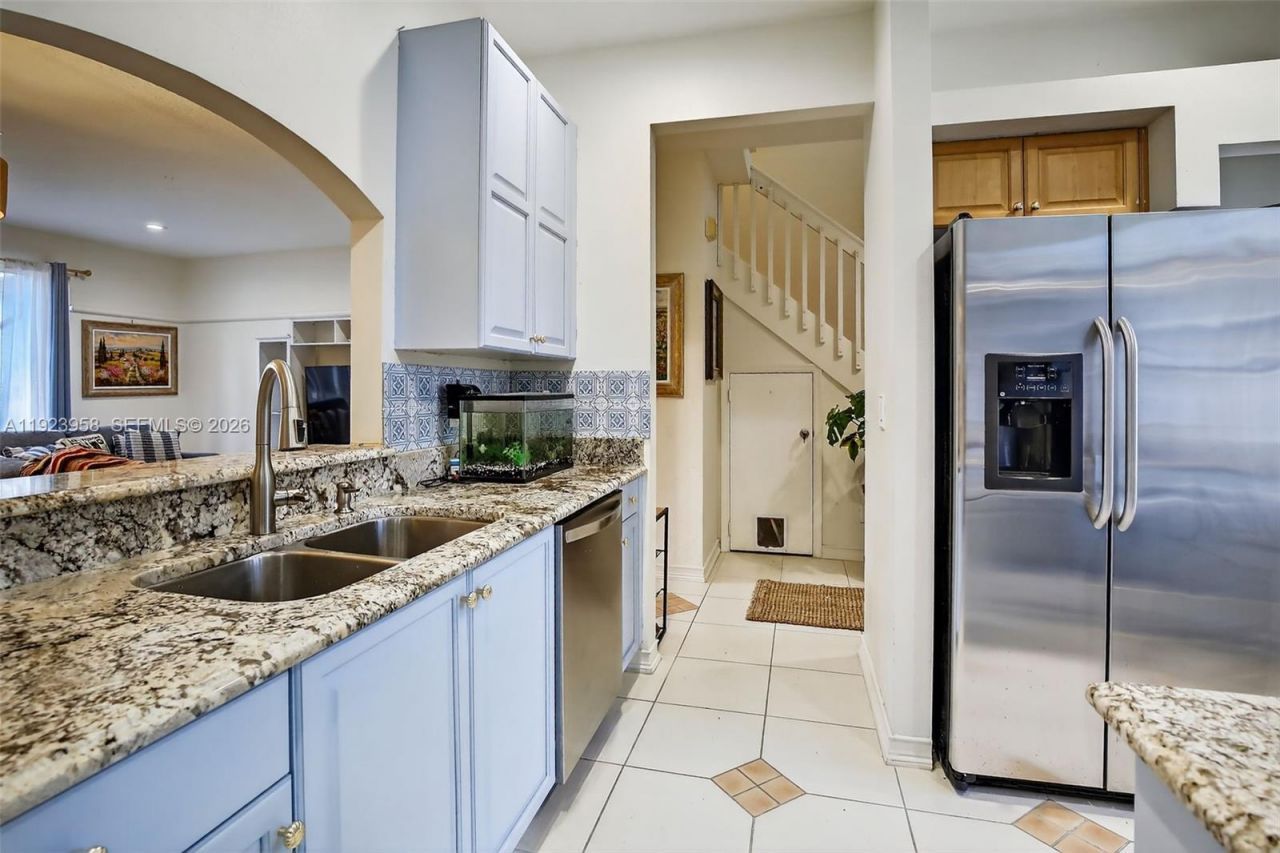 13174 NW 9th Ct, Pembroke Pines, FL 33028 Photo