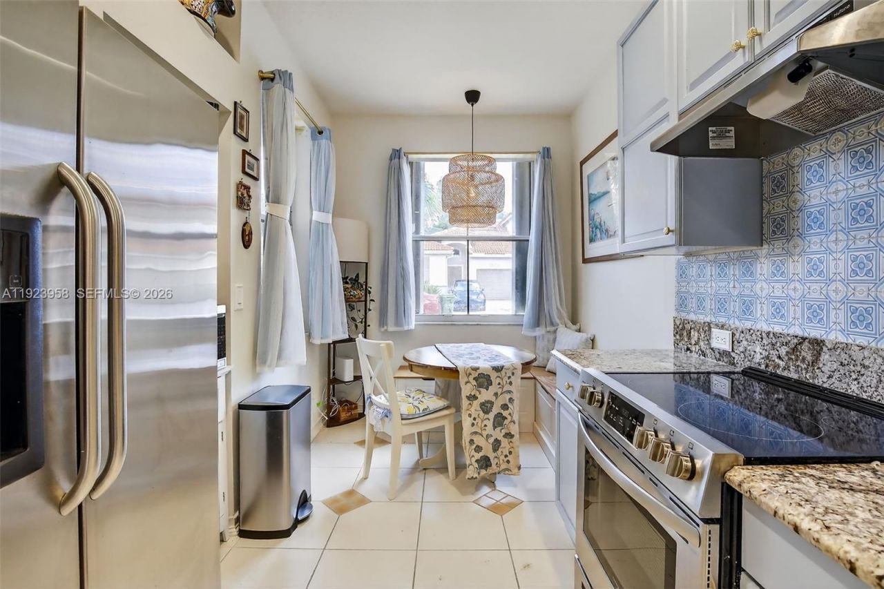 13174 NW 9th Ct, Pembroke Pines, FL 33028 Photo