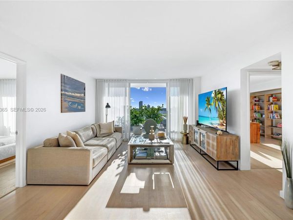 1800 Sunset Harbour Dr, Unit 803, Miami Beach, FL 33139