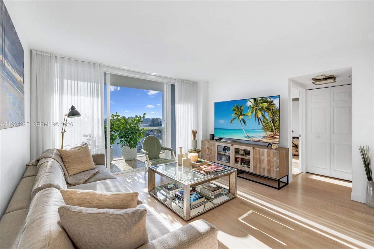 1800 Sunset Harbour Dr, Unit 803, Miami Beach, FL 33139 Photo
