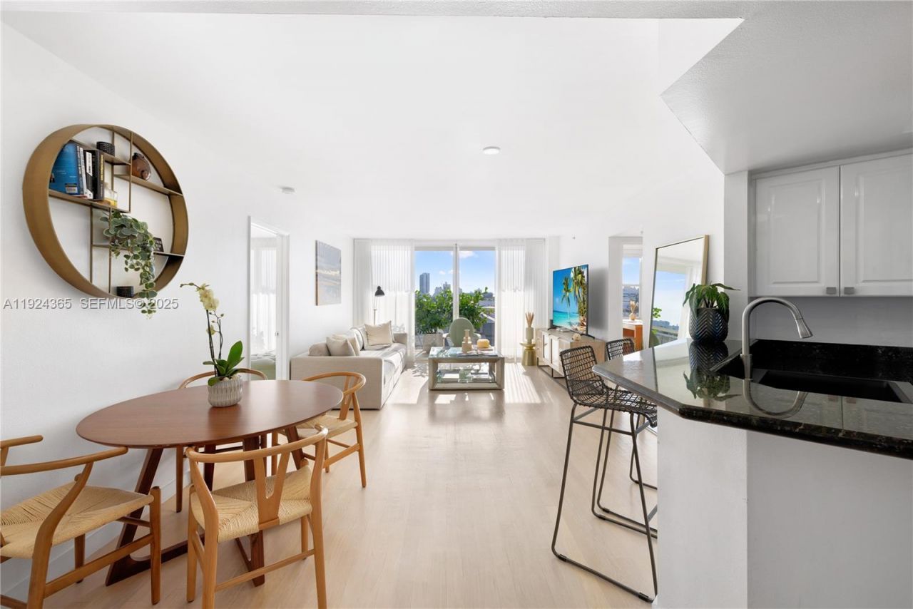 1800 Sunset Harbour Dr, Unit 803, Miami Beach, FL 33139 Photo