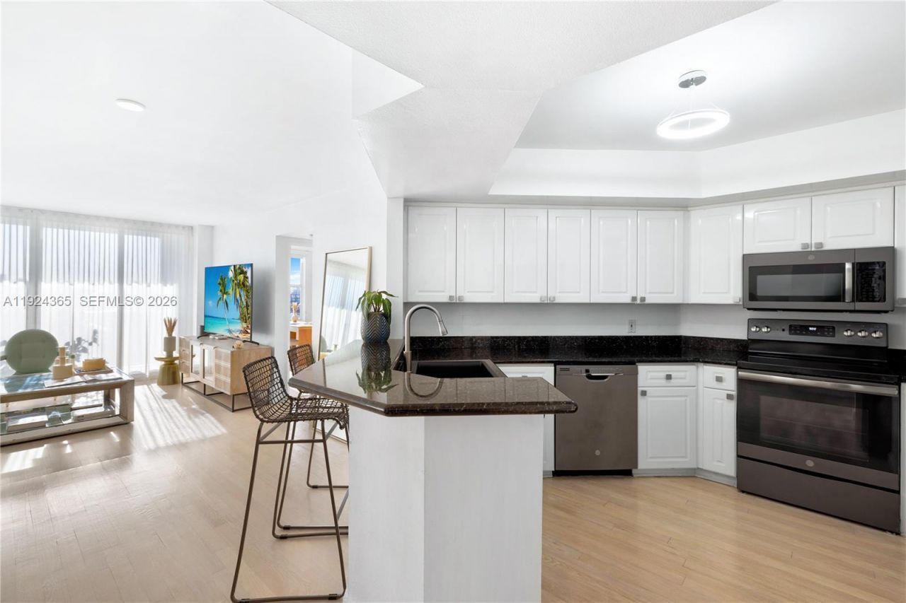 1800 Sunset Harbour Dr, Unit 803, Miami Beach, FL 33139 Photo