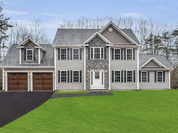 1180 Elm St, Unit Applewood, Leominster, MA 01453