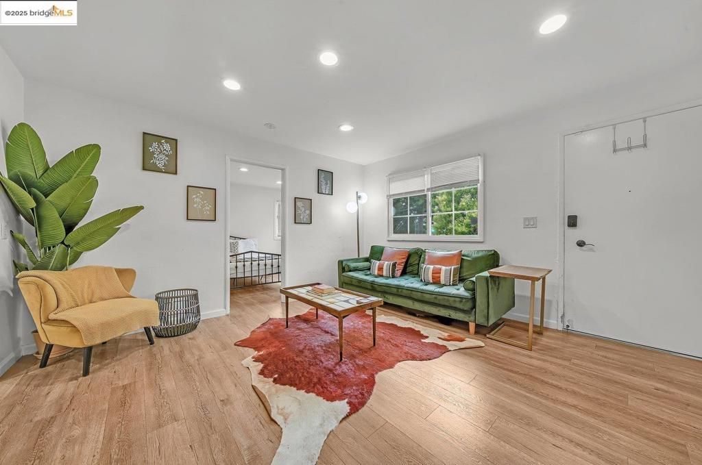 2162 35th Avenue, Oakland, CA 94601 Main Photo