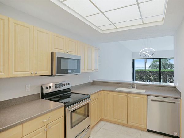 988 BLVD OF THE ARTS, Unit 115, SARASOTA, FL 34236