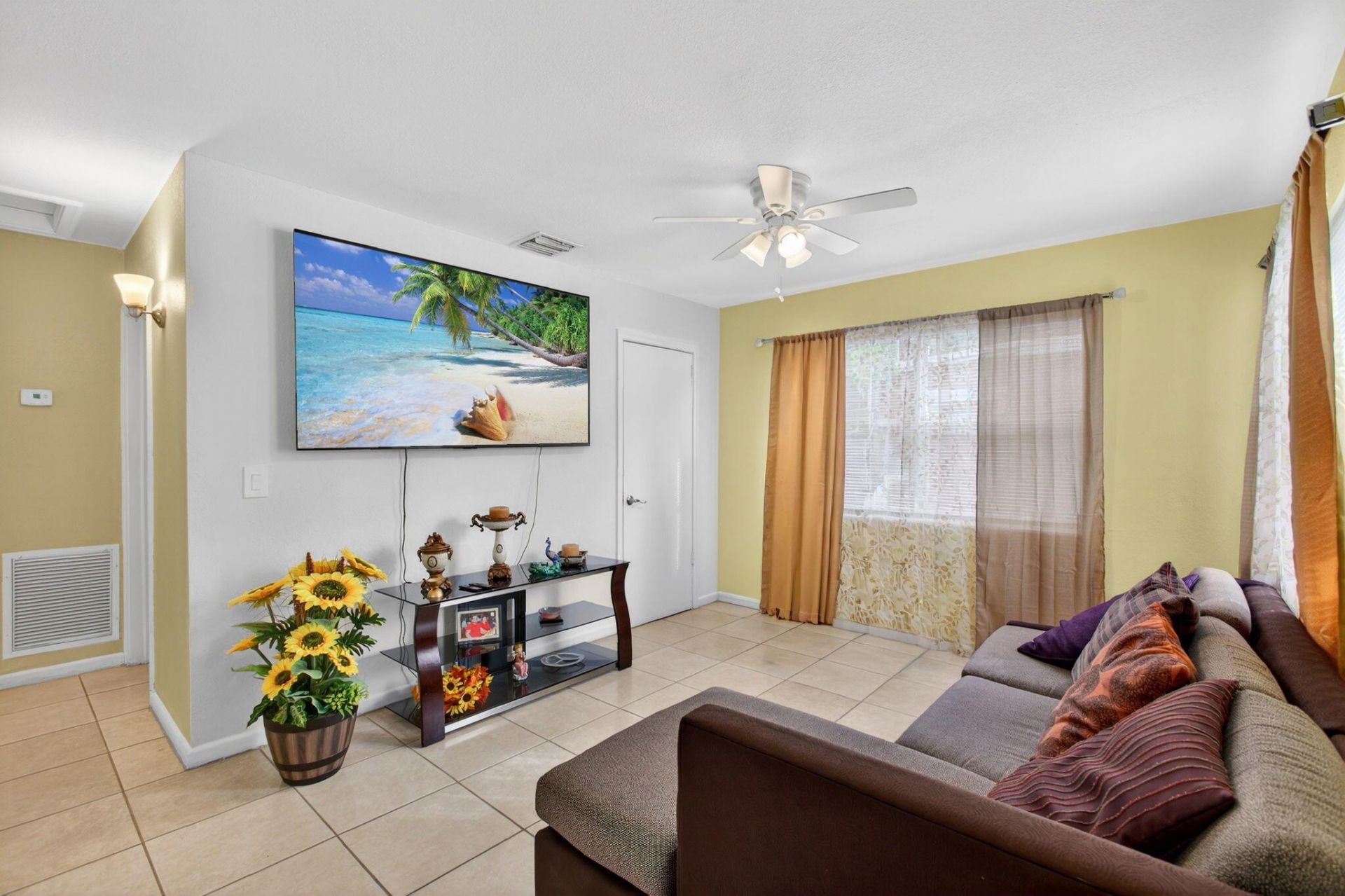 621 50th Street, West Palm Beach, FL 33407 Photo