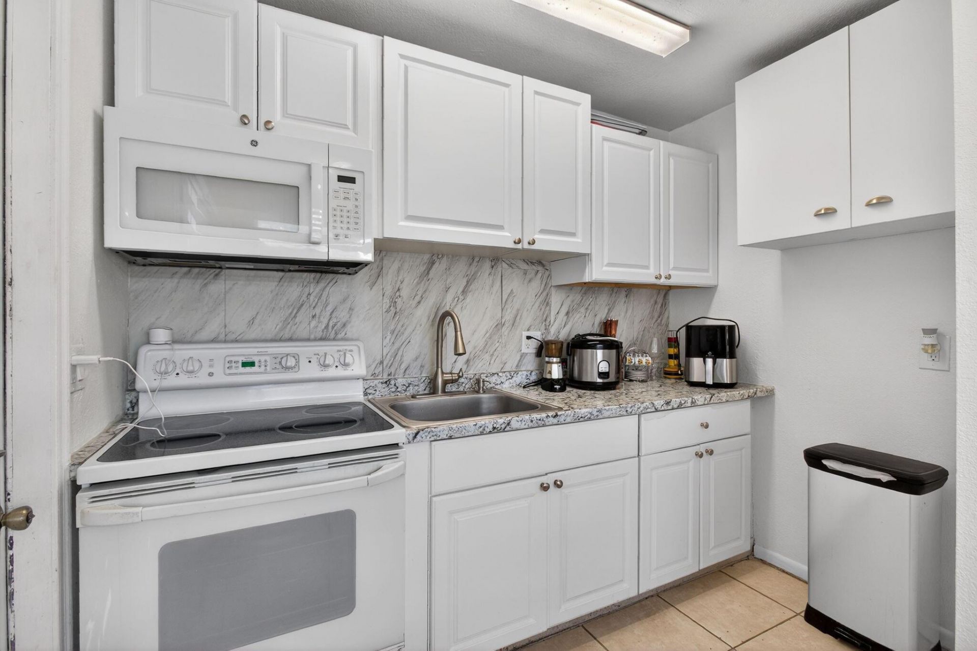 621 50th Street, West Palm Beach, FL 33407 Photo