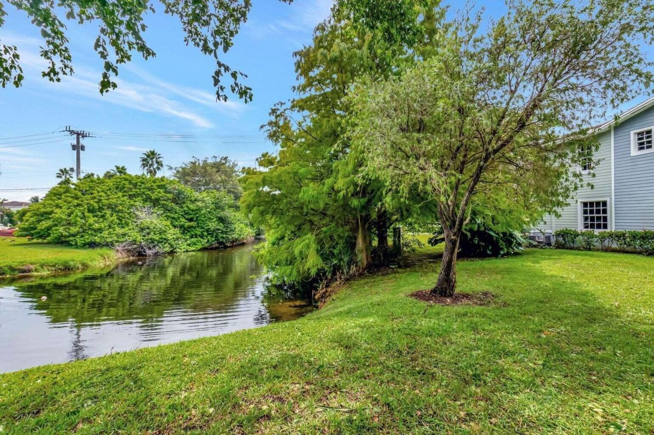 1020 Crystal Way, Unit M, Delray Beach, FL 33444 Photo