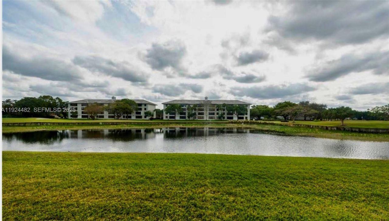 1520 Whitehall Dr, Unit 101, Davie, FL 33324 Photo