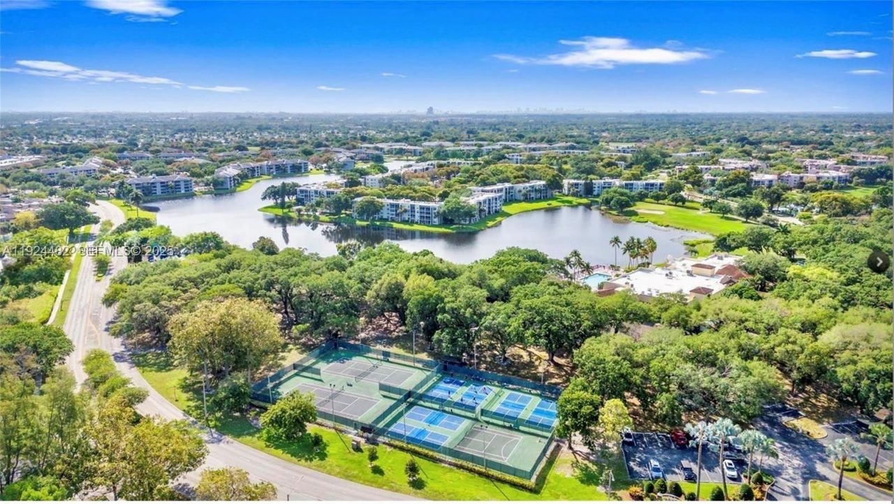 1520 Whitehall Dr, Unit 101, Davie, FL 33324 Photo