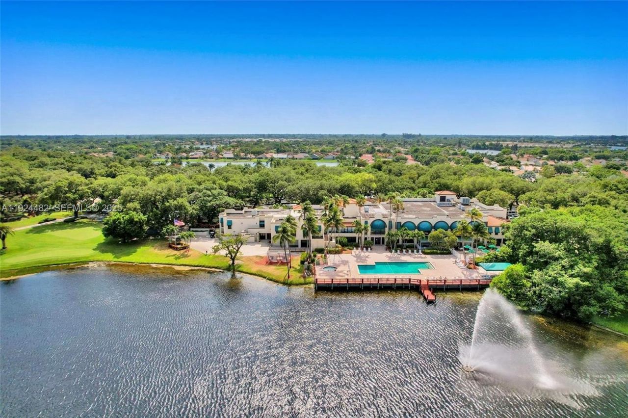 1520 Whitehall Dr, Unit 101, Davie, FL 33324 Photo