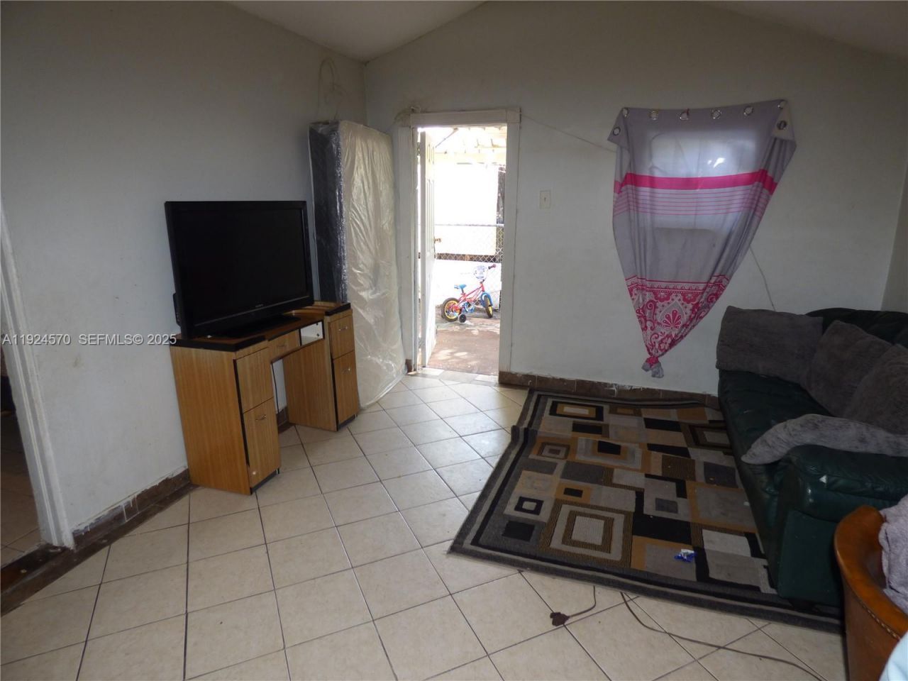 408 NW 97th St, Miami, FL 33150 Photo