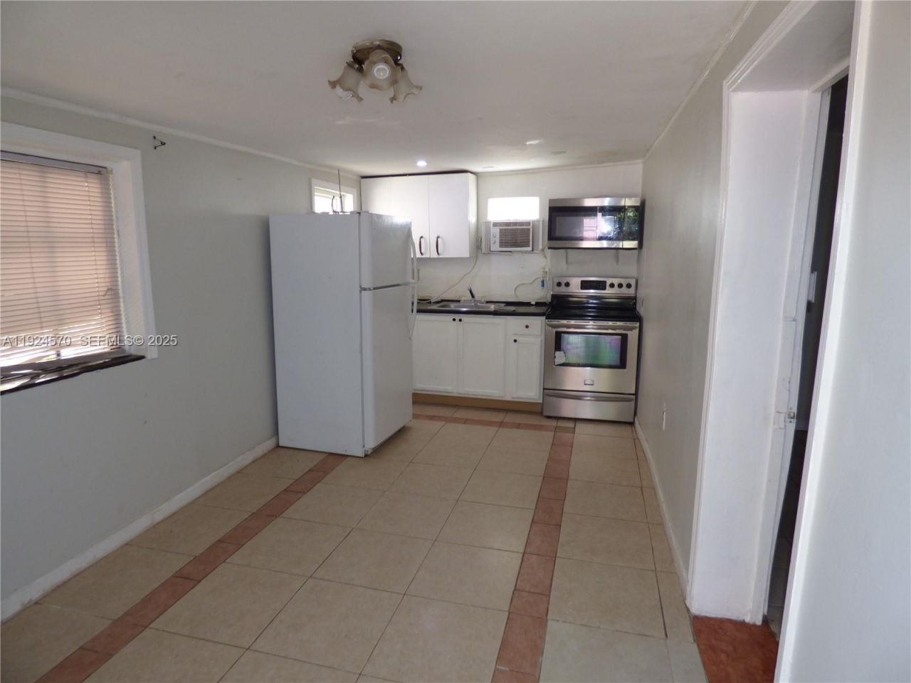 408 NW 97th St, Miami, FL 33150 Photo