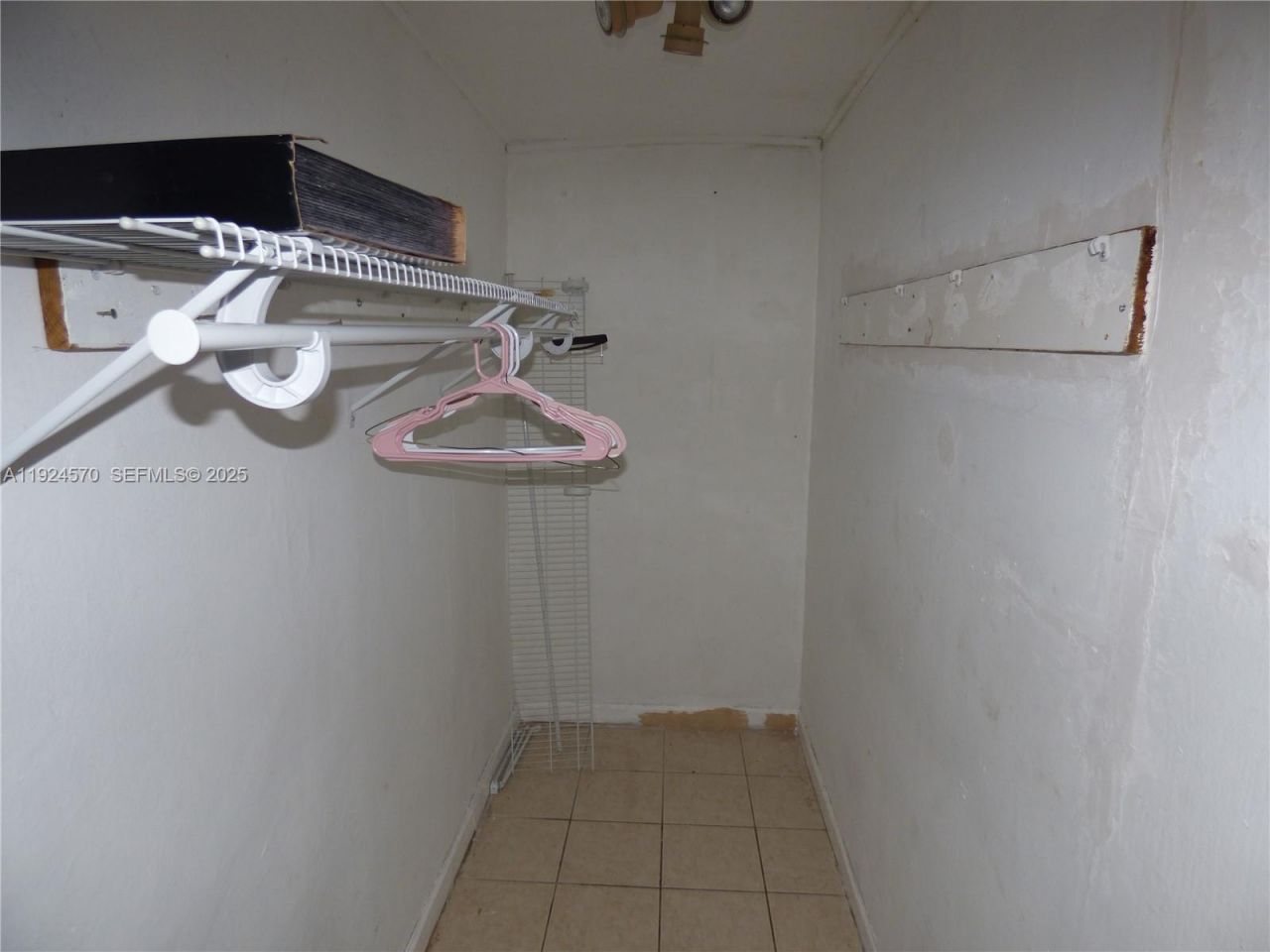 408 NW 97th St, Miami, FL 33150 Photo