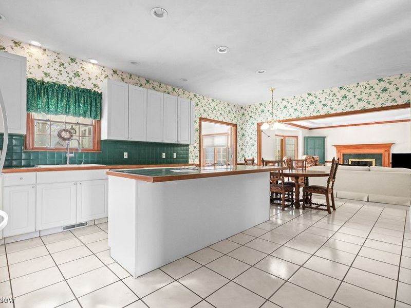 856 Birchwood Drive, Alliance, OH 44601 Photo 6