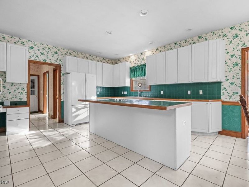 856 Birchwood Drive, Alliance, OH 44601 Photo 7