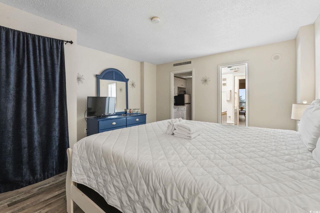 210 75th Ave N Photo 4