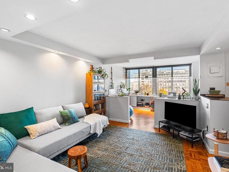 604 36 S Washington Square, Unit 1106, Philadelphia, PA 19106 Main Photo