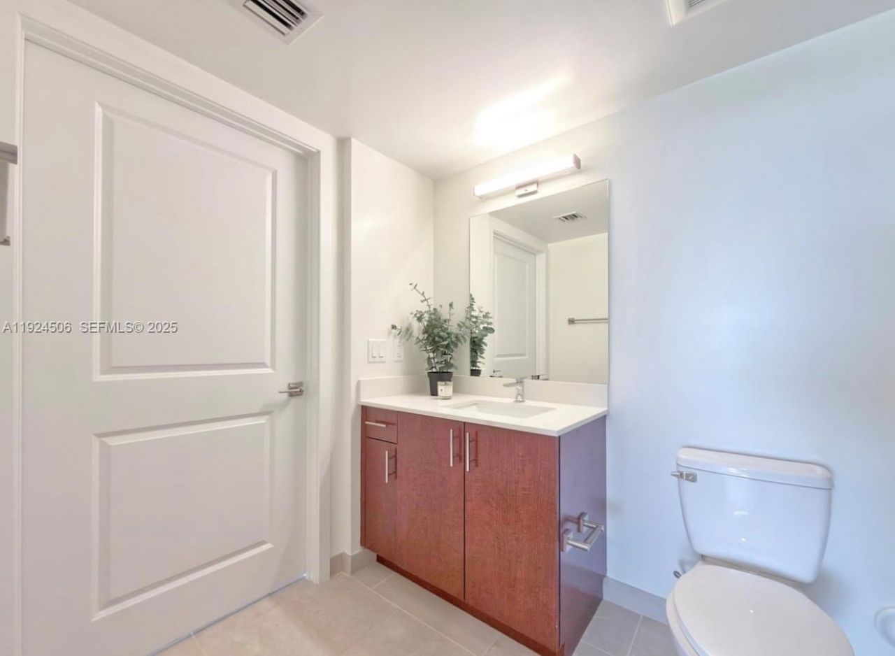 11239 NW 4th Ter, Unit 131, Sweetwater, FL 33172 Photo