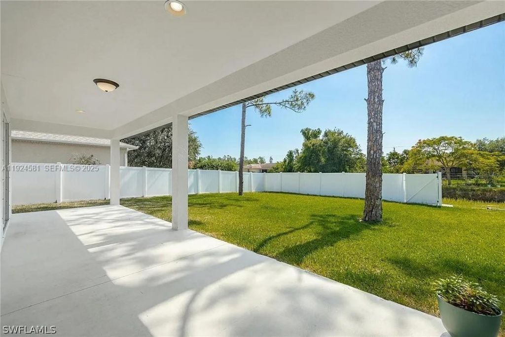 830 Angelo Ave, Lehigh Acres, FL 33971 Photo